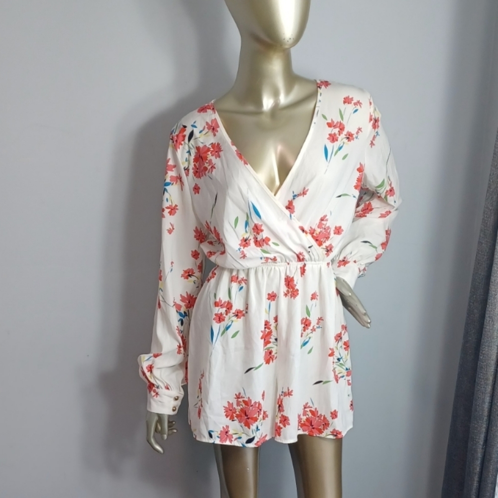 Mystic Floral Lace Romper With Sleeves